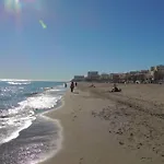 公寓 Playamar Beach.