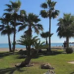 公寓 Playamar Beach.